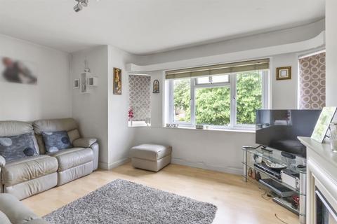 3 bedroom duplex for sale, Hampton Court Way, Thames Ditton