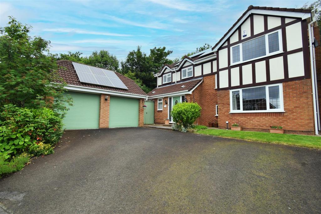 Parkway, Westhoughton 4 bed detached house for sale £460,000