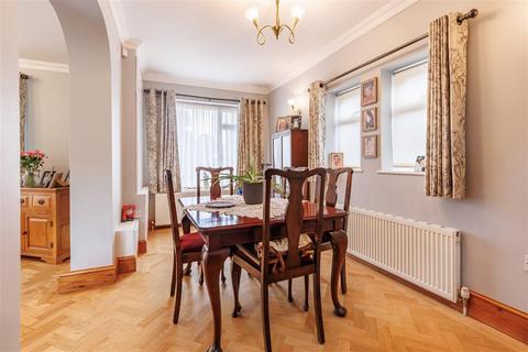 26 Lynceley Grange, Epping, CM16 6RA