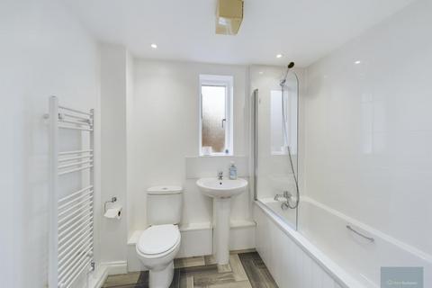 2 bedroom apartment to rent, Richmond Court, Exeter