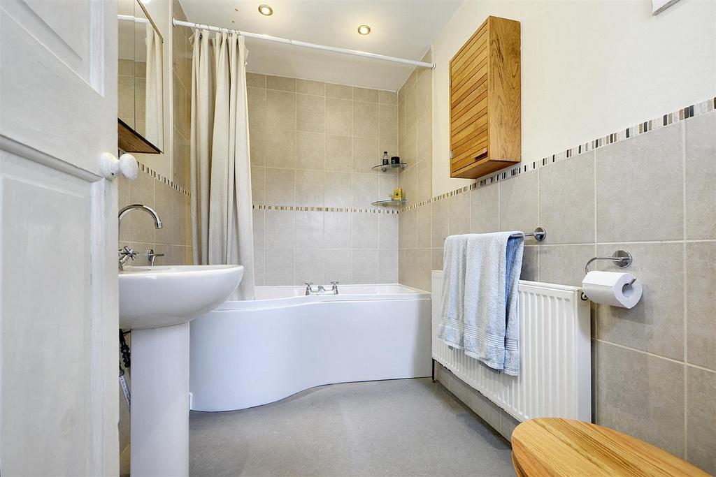 Bathroom 1.jpeg