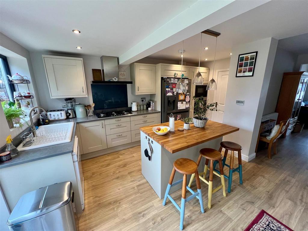 Extended breakfast kitchen
