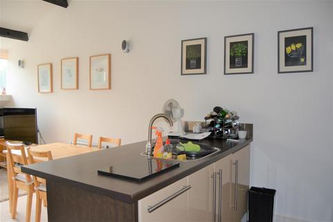 2 bedroom apartment to rent, The Park, Huddersfield HD8