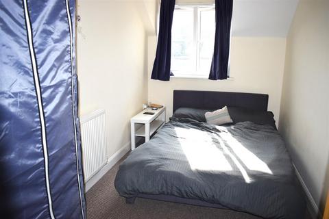 2 bedroom flat to rent, Charles Street, Greenhithe