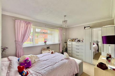 2 bedroom maisonette for sale, Bodiam Avenue, Gloucester GL4