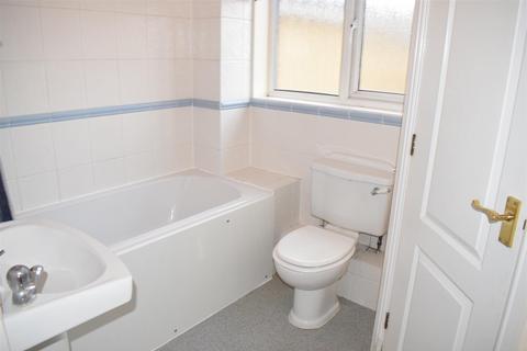 2 bedroom flat to rent, Grenville Road, Chafford Hundred