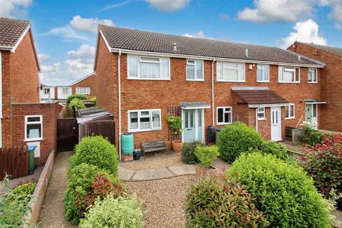 3 bedroom end of terrace house for sale, Brent Path, Aylesbury