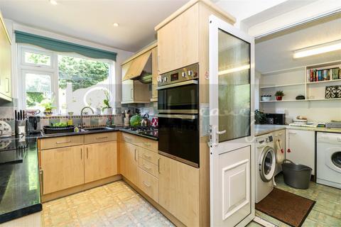 3 Hyde Close, Barnet, EN5 5TJ