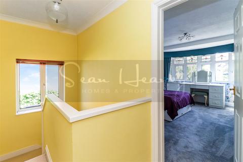 3 Hyde Close, Barnet, EN5 5TJ