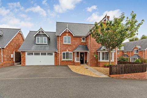 4 bedroom detached house for sale, Parc Llwyfen, Llanymynech