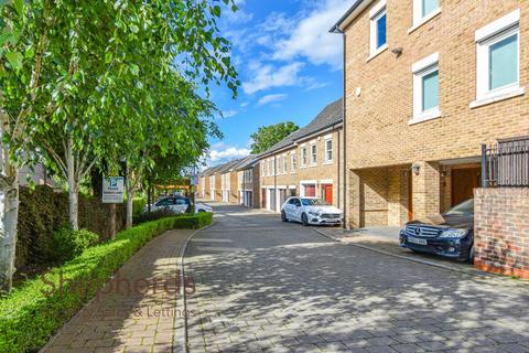 4 bedroom townhouse for sale, Kingfisher Close, Broxbourne EN10