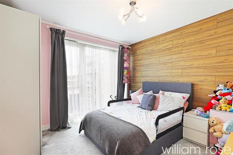 3 bedroom apartment for sale, 36 Hickman Avenue, London E4