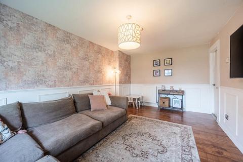 19 Ross Drive, Airdrie, ML6 9TX