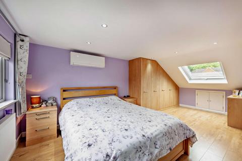 3 bedroom terraced house for sale, Hanger Court, Knaphill GU21