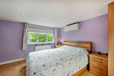 3 bedroom terraced house for sale, Hanger Court, Knaphill GU21