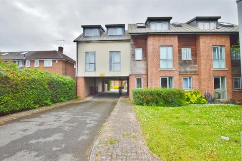 1 bedroom flat for sale, Lincoln Way, Slough