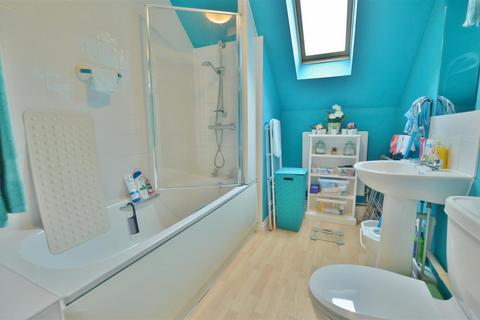 1 bedroom flat for sale, Lincoln Way, Slough