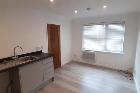1 bedroom flat for sale, Braemar Gardens, Slough SL1
