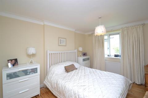 3 bedroom flat to rent, Lonsdale Road, Barnes, SW13