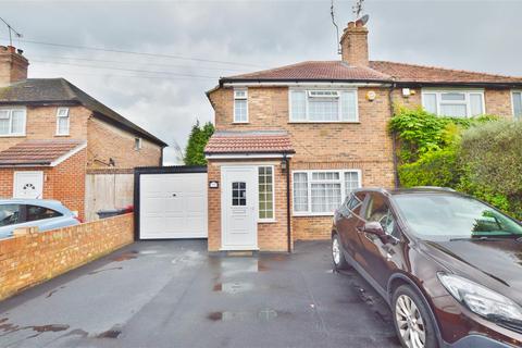 3 bedroom semi-detached house for sale, York Avenue, Slough