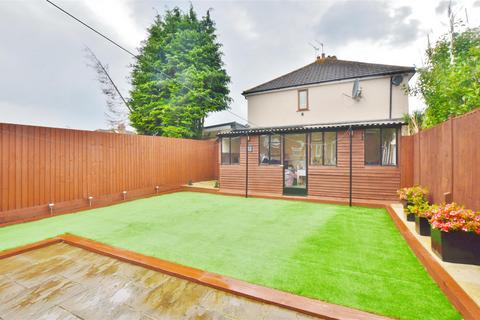 3 bedroom semi-detached house for sale, York Avenue, Slough