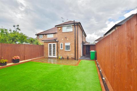 3 bedroom semi-detached house for sale, York Avenue, Slough