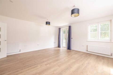 51 Bryan Gardens, Binfield, Bracknell, RG42 4JQ