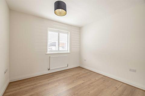 51 Bryan Gardens, Binfield, Bracknell, RG42 4JQ