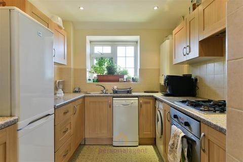 2 bedroom flat for sale, Chessington Road, Ewell Village