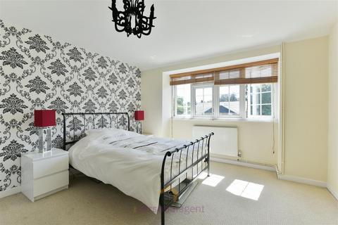 2 bedroom flat for sale, Chessington Road, Ewell Village