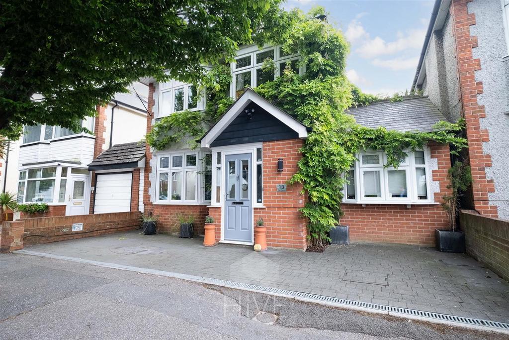 The Grove, Bournemouth BH9 4 bed detached house for sale £550,000