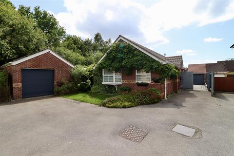 3 bedroom detached bungalow for sale, St. Aiden Close, Market Weighton, York