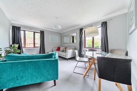 2 bedroom flat for sale, Hurst Road, Kennington, Ashford TN24