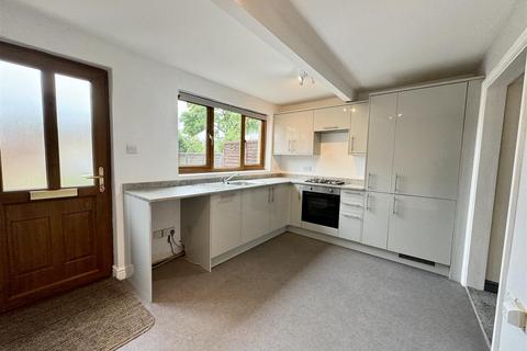 2 bedroom terraced house for sale, Wood Street, Skelmanthorpe, Huddersfield HD8 9BN