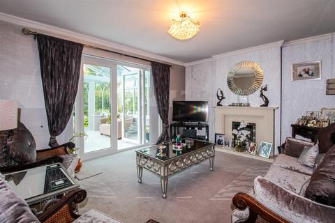 4 bedroom detached house for sale, Thornes Moor Road, Wakefield WF2