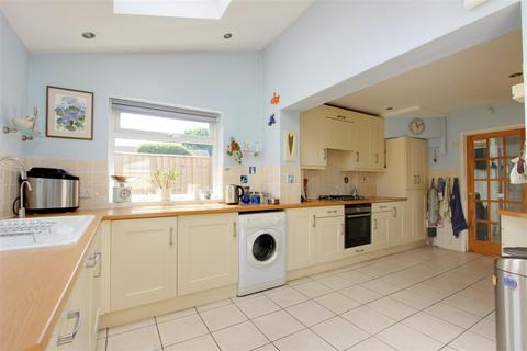 3 bedroom semi-detached house for sale, The Meads, Tring