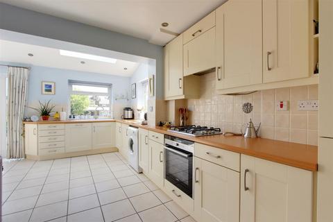 3 bedroom semi-detached house for sale, The Meads, Tring