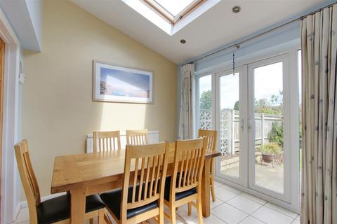 3 bedroom semi-detached house for sale, The Meads, Tring