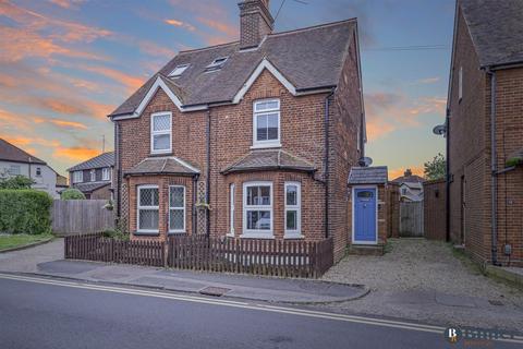 3 bedroom semi-detached house for sale, Letchmore Road, Stevenage