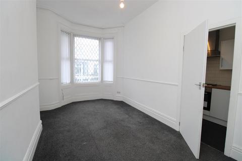 1 bedroom property to rent, 27 Moore Street, Blackpool
