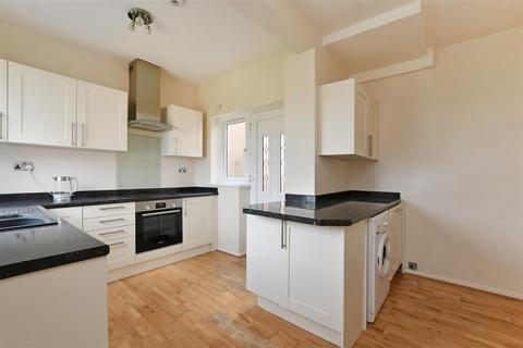 3 bedroom detached house to rent, Westwick Crescent, Sheffield