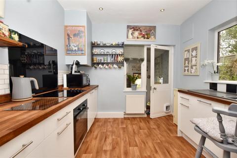 3 bedroom terraced house for sale, Channel View Road, Eastbourne