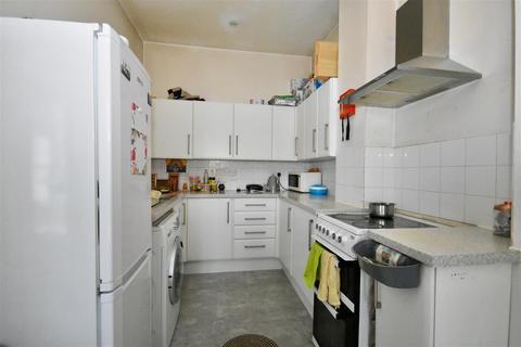 2 bedroom flat to rent, Mount Pleasant Avenue, Tunbridge Wells