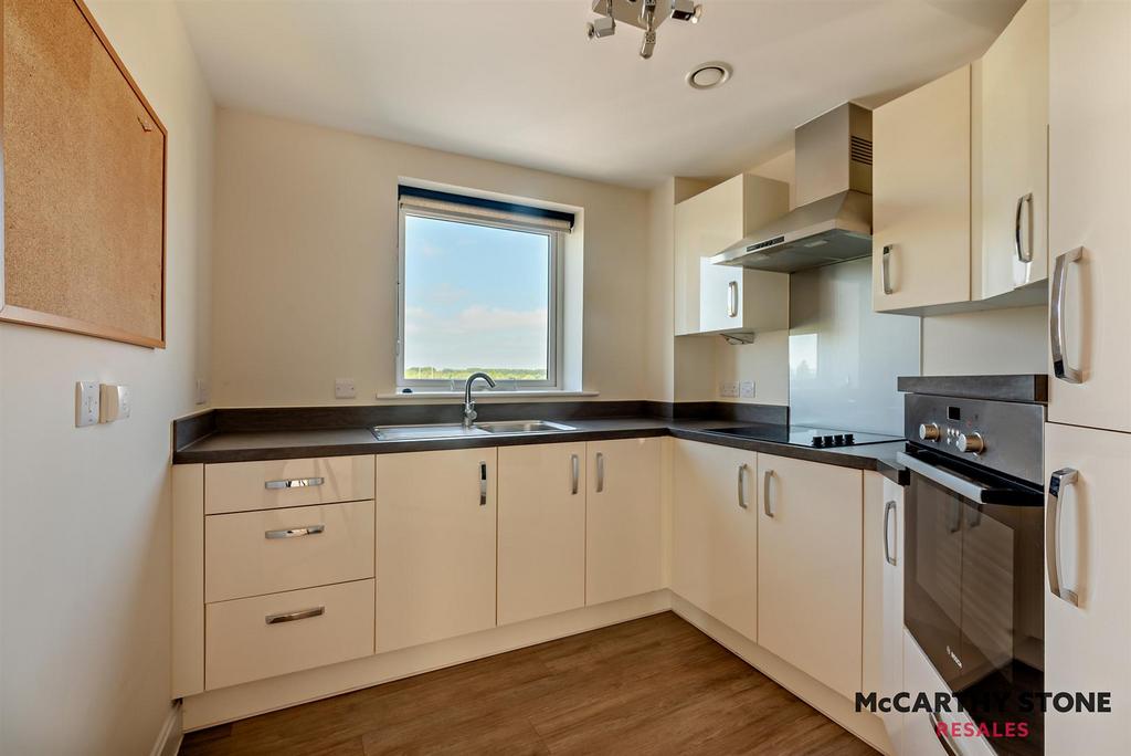 8599665-interior10-800.jpg