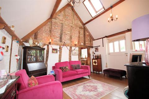 3 bedroom barn conversion for sale, Park Road, Toddington, Dunstable