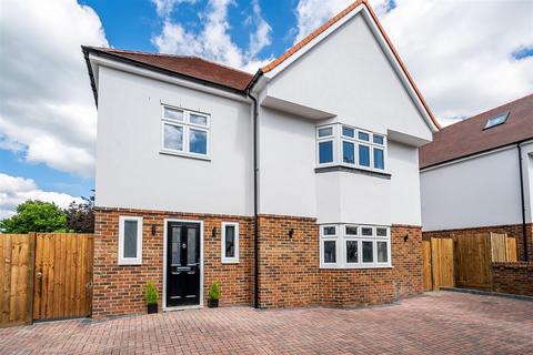 4 bedroom detached house for sale, Woodland Way, Petts Wood