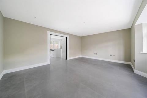 2 Woodland Way, Petts Wood, Orpington, BR5 1ND