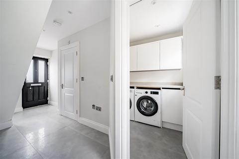 2 Woodland Way, Petts Wood, Orpington, BR5 1ND