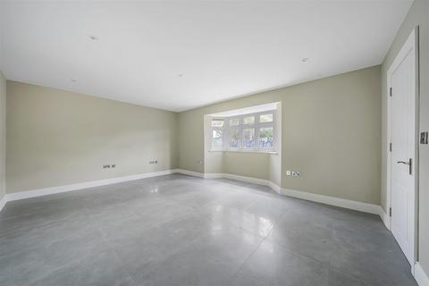 2 Woodland Way, Petts Wood, Orpington, BR5 1ND