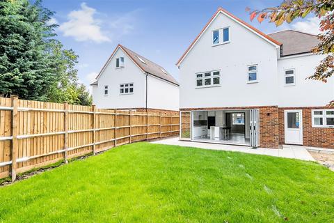 2 Woodland Way, Petts Wood, Orpington, BR5 1ND